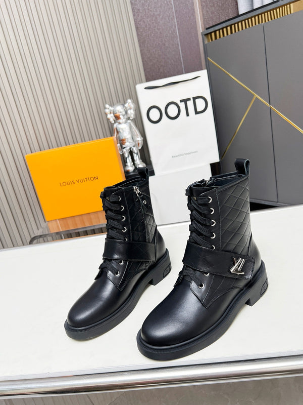 LV Citizen Flat Ranger Boot in pelle di vitello nera liscia