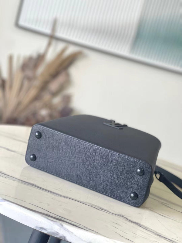 CAPUCINES EST-OVEST 27 IN TAURILLON NERO