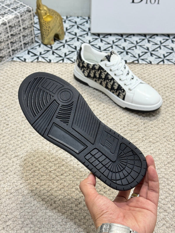 CD CASUAL SNEAKER WHITE AND BLACK CALFSKIN