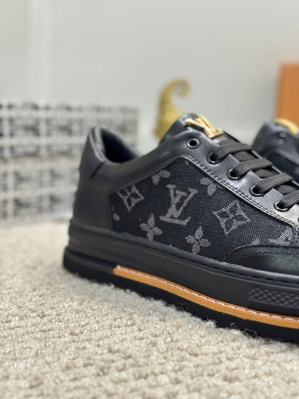 LV TRAINERS IN BLACK CALFSKIN AND JACQUARD