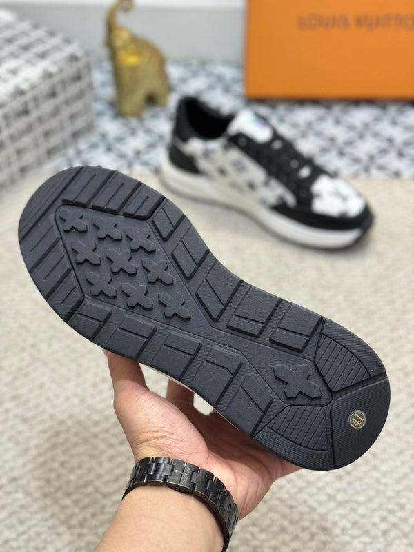 LV TRAINERS IN BLACK CALFSKIN AND WHITE JACQUARD