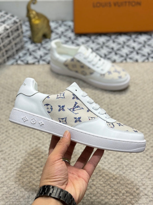 LV TRAINER SNEAKER WHITE CALFSKIN AND CAMEL BEIGE MONOGRAM CANVAS