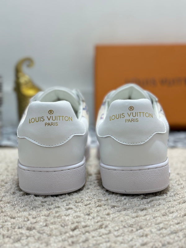 LV TRAINER SNEAKER WHITE CALFSKIN AND CAMEL BEIGE MONOGRAM CANVAS