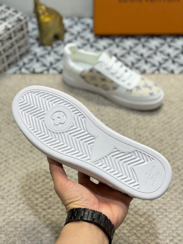 LV TRAINER SNEAKER WHITE CALFSKIN AND CAMEL BEIGE MONOGRAM CANVAS