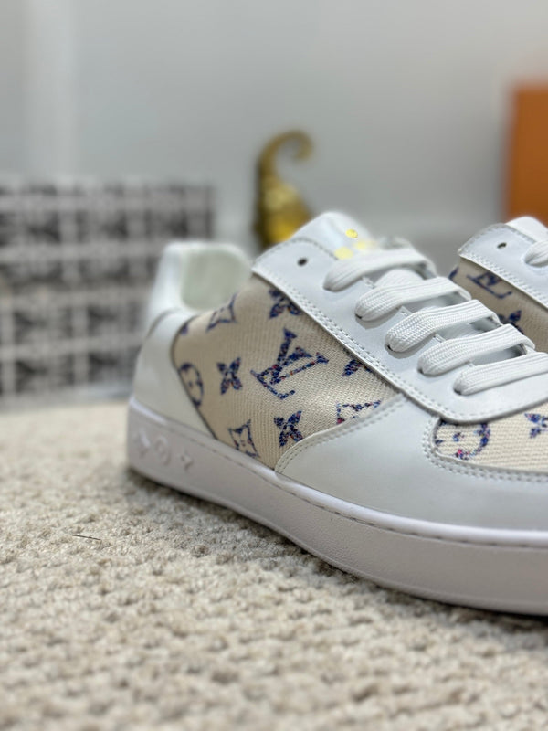 LV TRAINER SNEAKER WHITE CALFSKIN AND CAMEL BEIGE MONOGRAM CANVAS