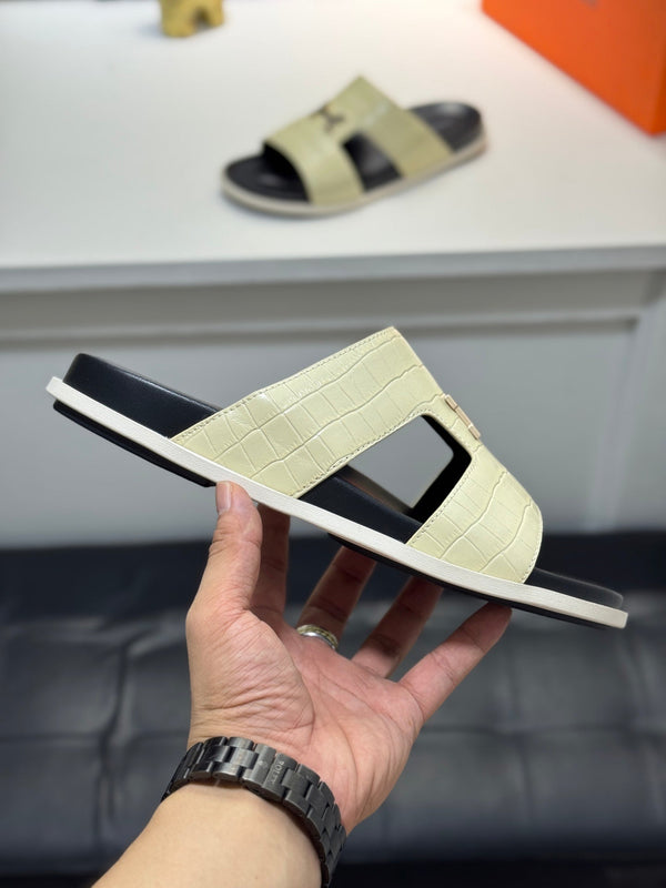 HM Oran H Slippers in Cream Cowhide 735233