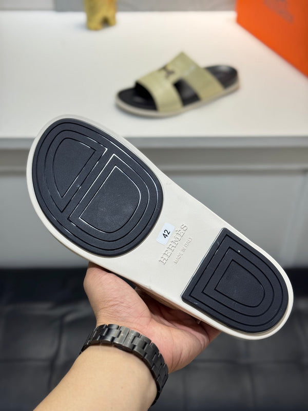 HM Oran H Slippers in Cream Cowhide 735233