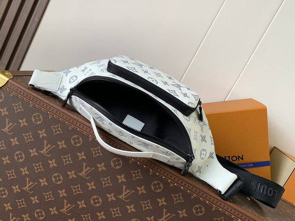 LV M25227 Rush Bumbag Monogram Shadow in pelle di vitello bianca