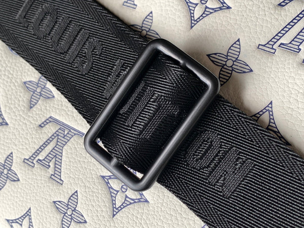 LV M25227 Rush Bumbag Monogram Shadow in pelle di vitello bianca