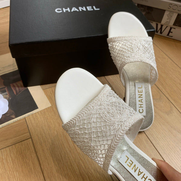 CC 25 Slippers White Special Woven 307028