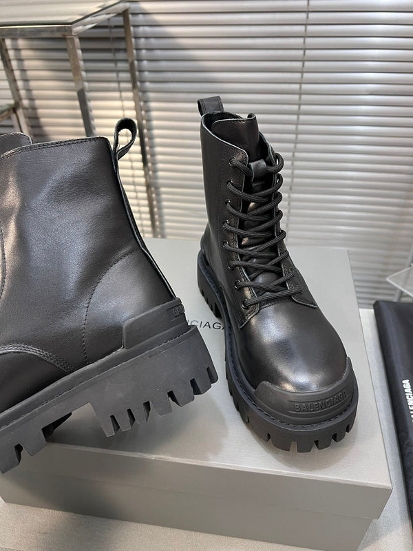 CHUNKY BOOTS IN BLACK SMOOTH CALFSKIN