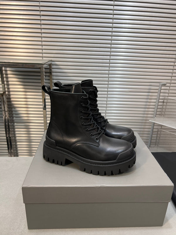 CHUNKY BOOTS IN BLACK SMOOTH CALFSKIN