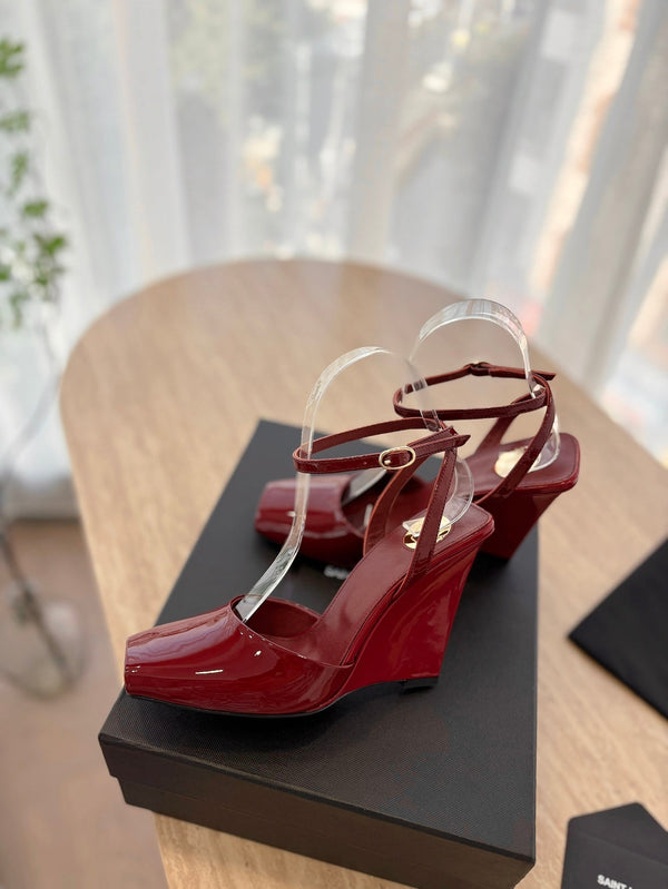 LA SCANDALE HIGH 10 CM WEDGE SANDALS IN CRIMSON RED PATENT LEATHER
