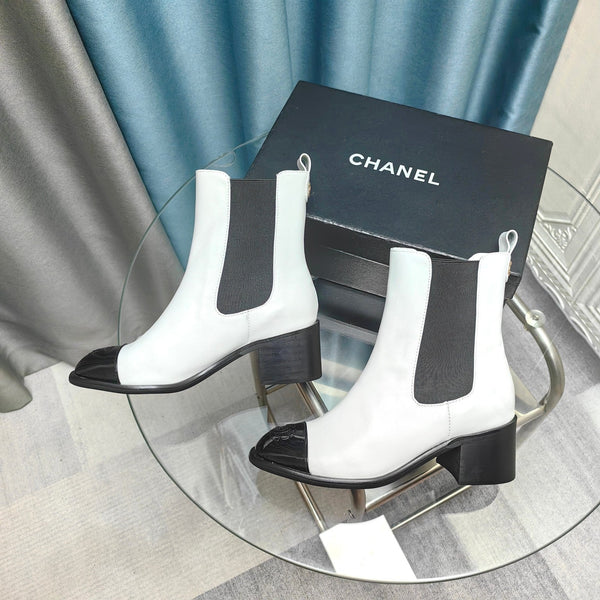 CC Chelsea Ankle Boots White Calfskin