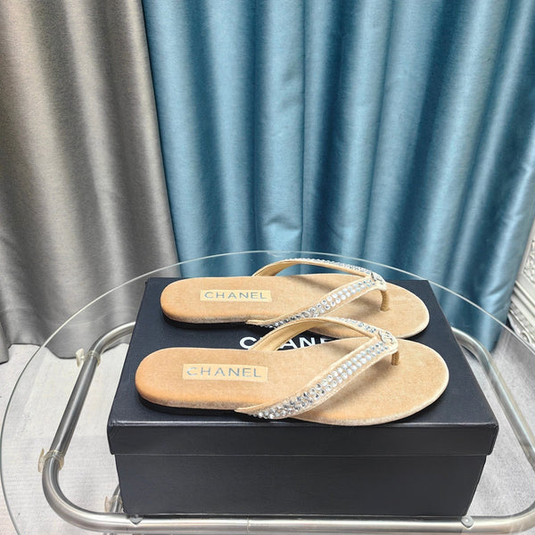 CC Thong Beige Velvet Silver Strass
