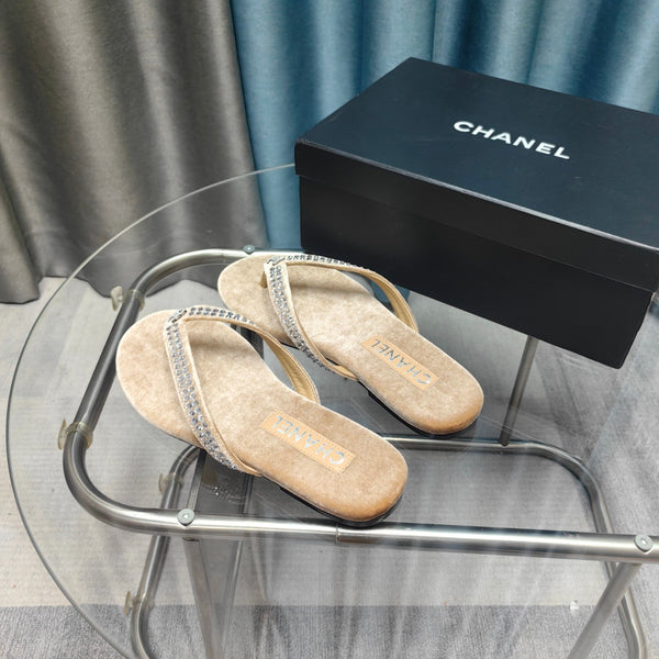 CC Thong Beige Velvet Silver Strass