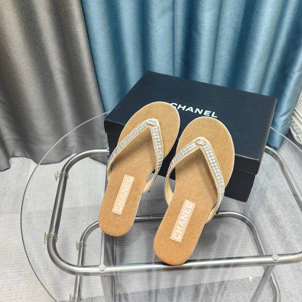 CC Thong Beige Velvet Silver Strass