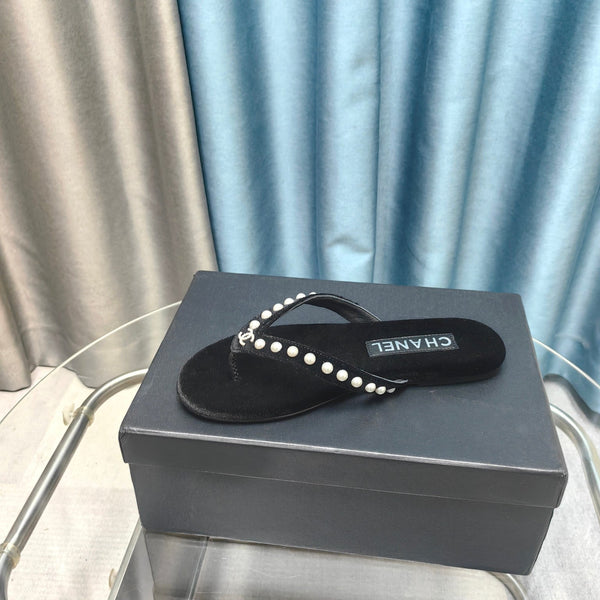 CC Thong Black Velvet Pearl