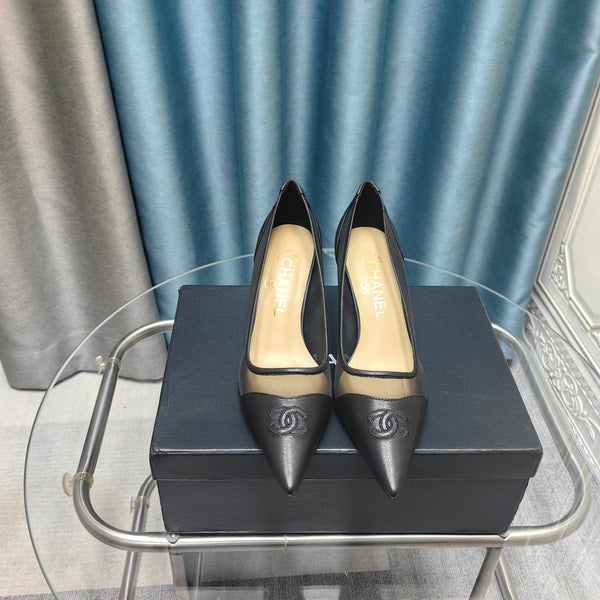 CC Pumps 50 in pelle nera a rete con punta affilata