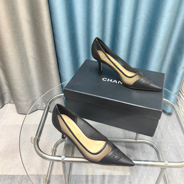 CC Pumps 50 in pelle nera a rete con punta affilata