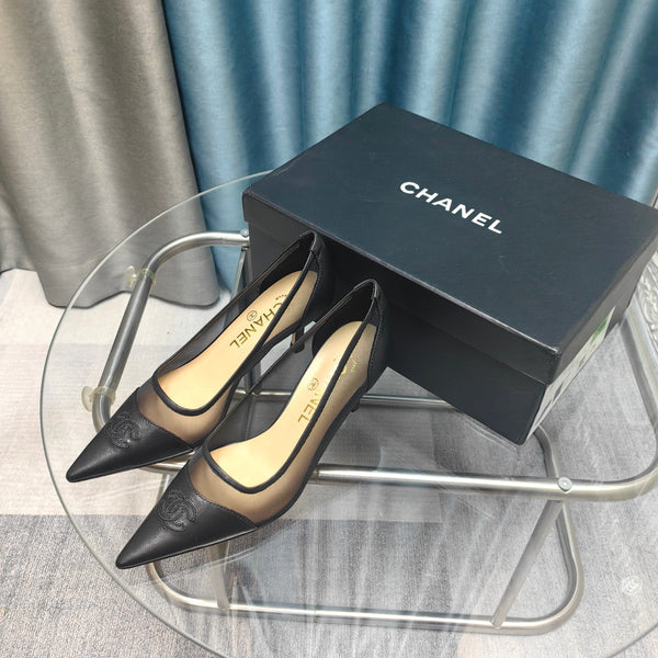 CC Pumps 50 in pelle nera a rete con punta affilata