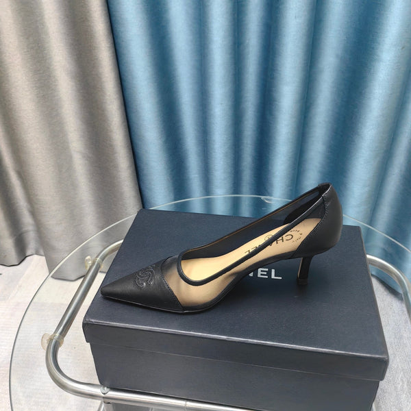 CC Pumps 50 in pelle nera a rete con punta affilata