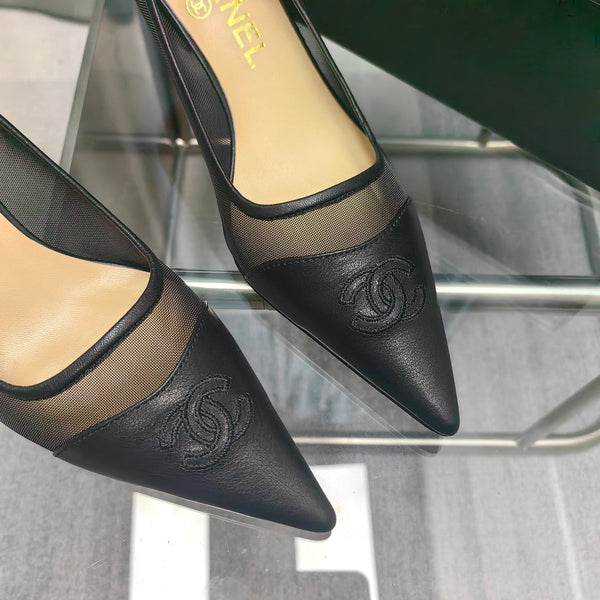 CC Pumps 50 in pelle nera a rete con punta affilata