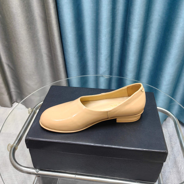 CC 25C Loafer Beige Patent Calfskin