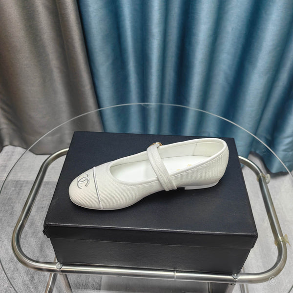 CC 25C Marry Janes White Fabric