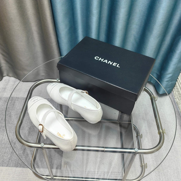 CC 25C Marry Janes White Fabric