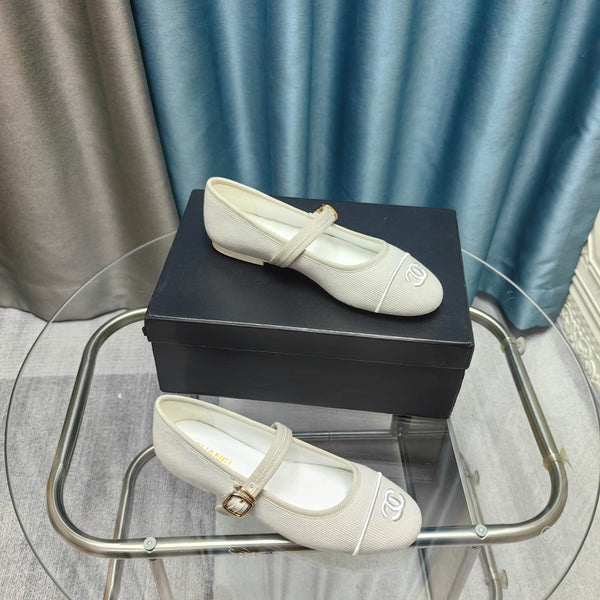 Tessuto crema Marry Janes CC 25C