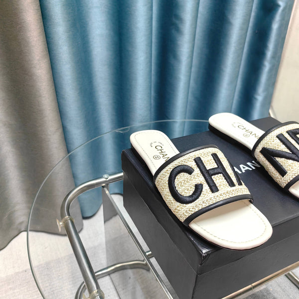 CC 25 Mule Rafia Grande Logo