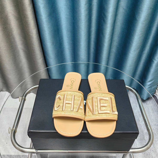 CC 25 Mule Rafia Grande Logo