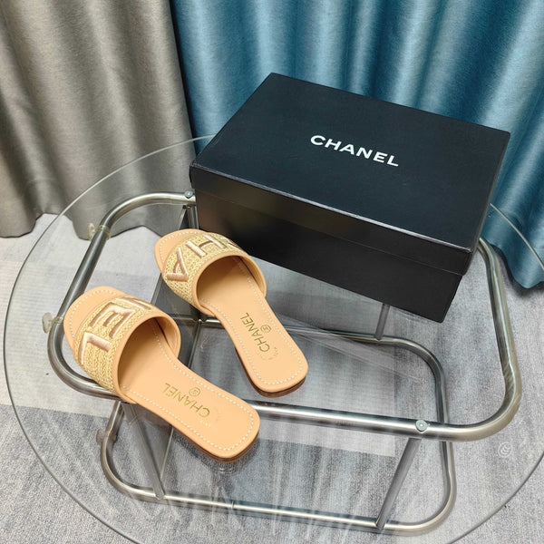 CC 25 Mule Rafia Grande Logo