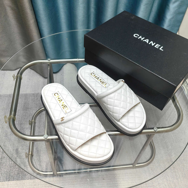 CC 25 Mule in pelle di vitello trapuntata