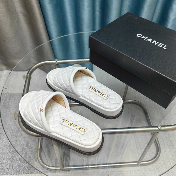 CC 25 Mule in pelle di vitello trapuntata