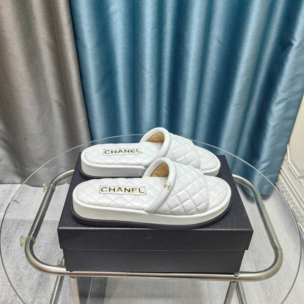 CC 25 Mule in pelle di vitello trapuntata