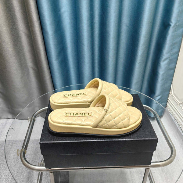 CC 25 Mule in pelle di vitello trapuntata