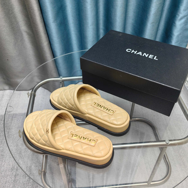 CC 25 Mule in pelle di vitello trapuntata