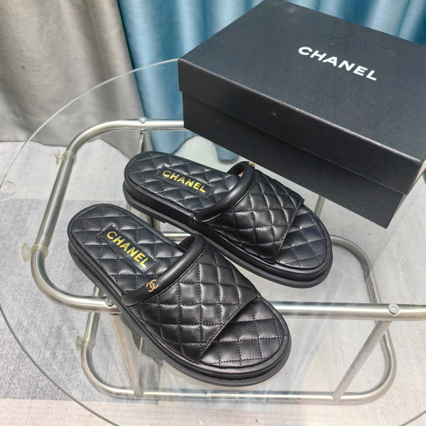 CC 25 Mule in pelle di vitello trapuntata