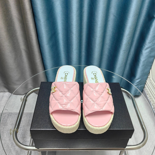 Sandalo con plateau CC 25 in pelle di vitello verniciata 10 cm