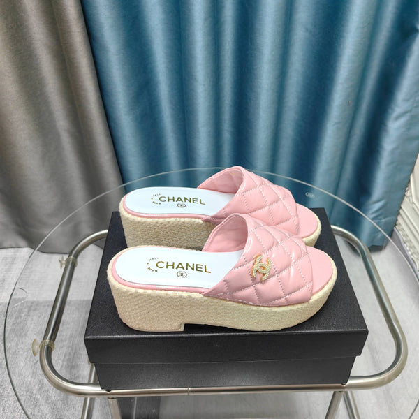 Sandalo con plateau CC 25 in pelle di vitello verniciata 10 cm