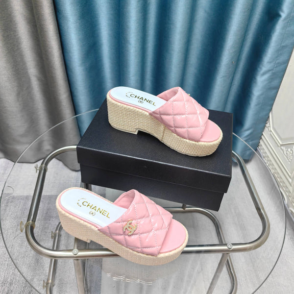 Sandalo con plateau CC 25 in pelle di vitello verniciata 10 cm