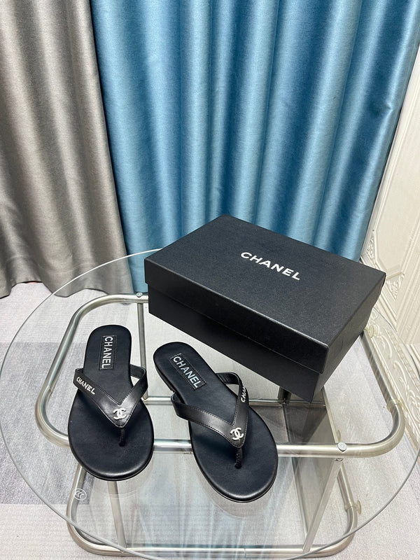 CC 25 Thong Sandal Black Diamond