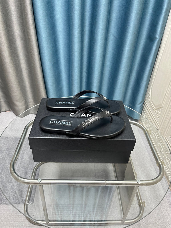 CC 25 Thong Sandal Black Diamond