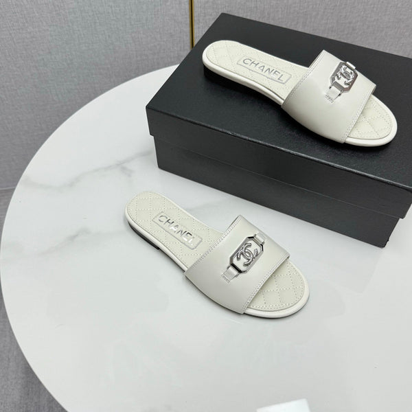 CC 25 Mule Sandals White Sheepskin 368801