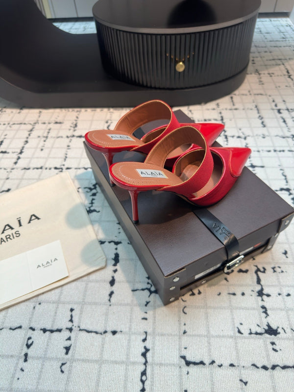 ALAIA TACCO ALTO 9 CM IN VITELLO ROSSO CILIEGIA