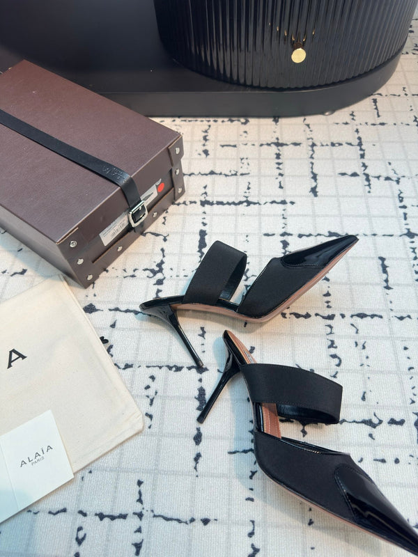 ALAIA TACCO ALTO 9 CM IN VITELLO NERO