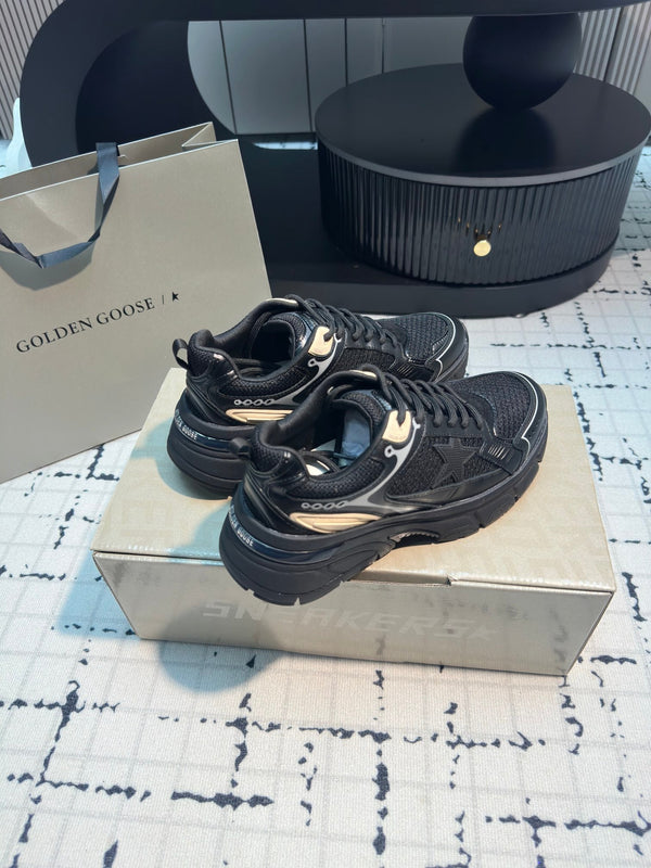 LIGHTSTAR SNEAKERS WITH BLACK CALFSKIN AND MESH UPPER AND BLACK STAR