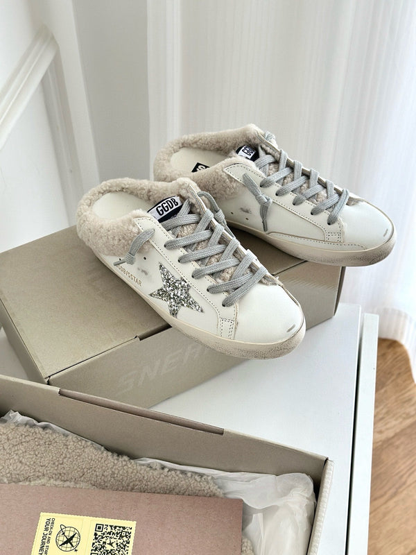SUPER-STAR SABOTS IN WHITE CALFSKIN WITH GLITTER WHITE STAR
